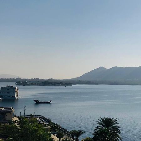 The Hostel Crown Udaipur Exterior photo