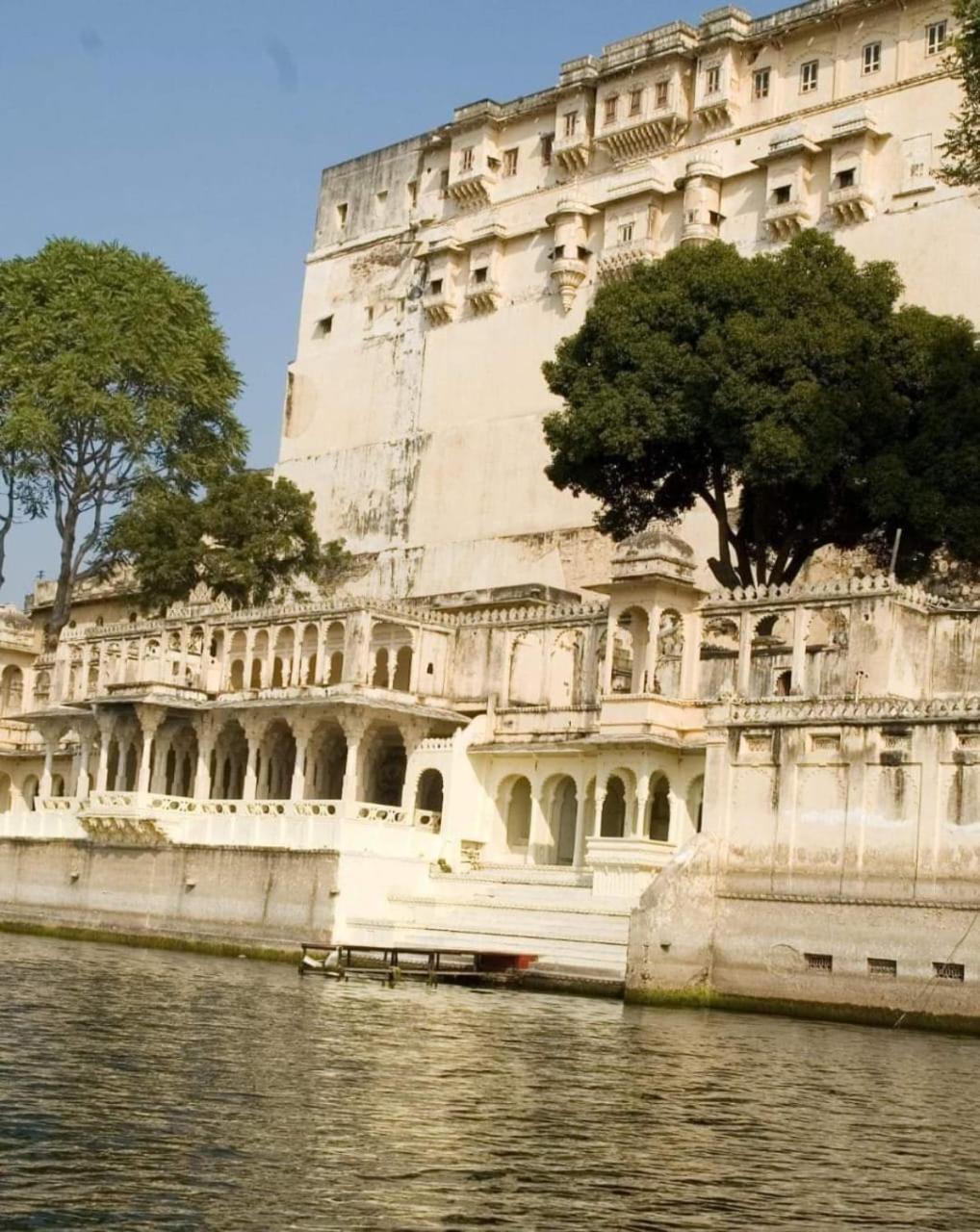 The Hostel Crown Udaipur Exterior photo